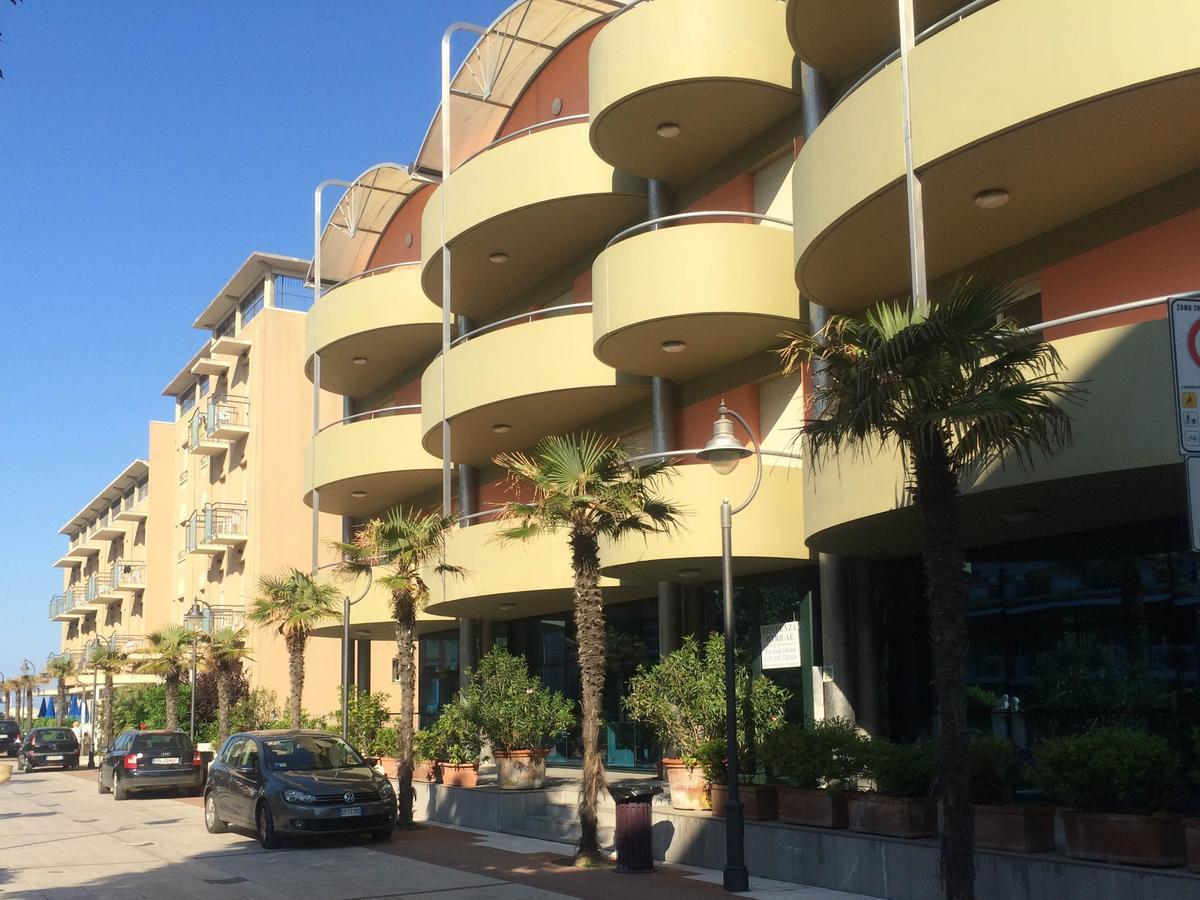 Residence Myricae Bellaria-Igea Marina Buitenkant foto