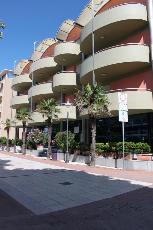 Residence Myricae Bellaria-Igea Marina Buitenkant foto